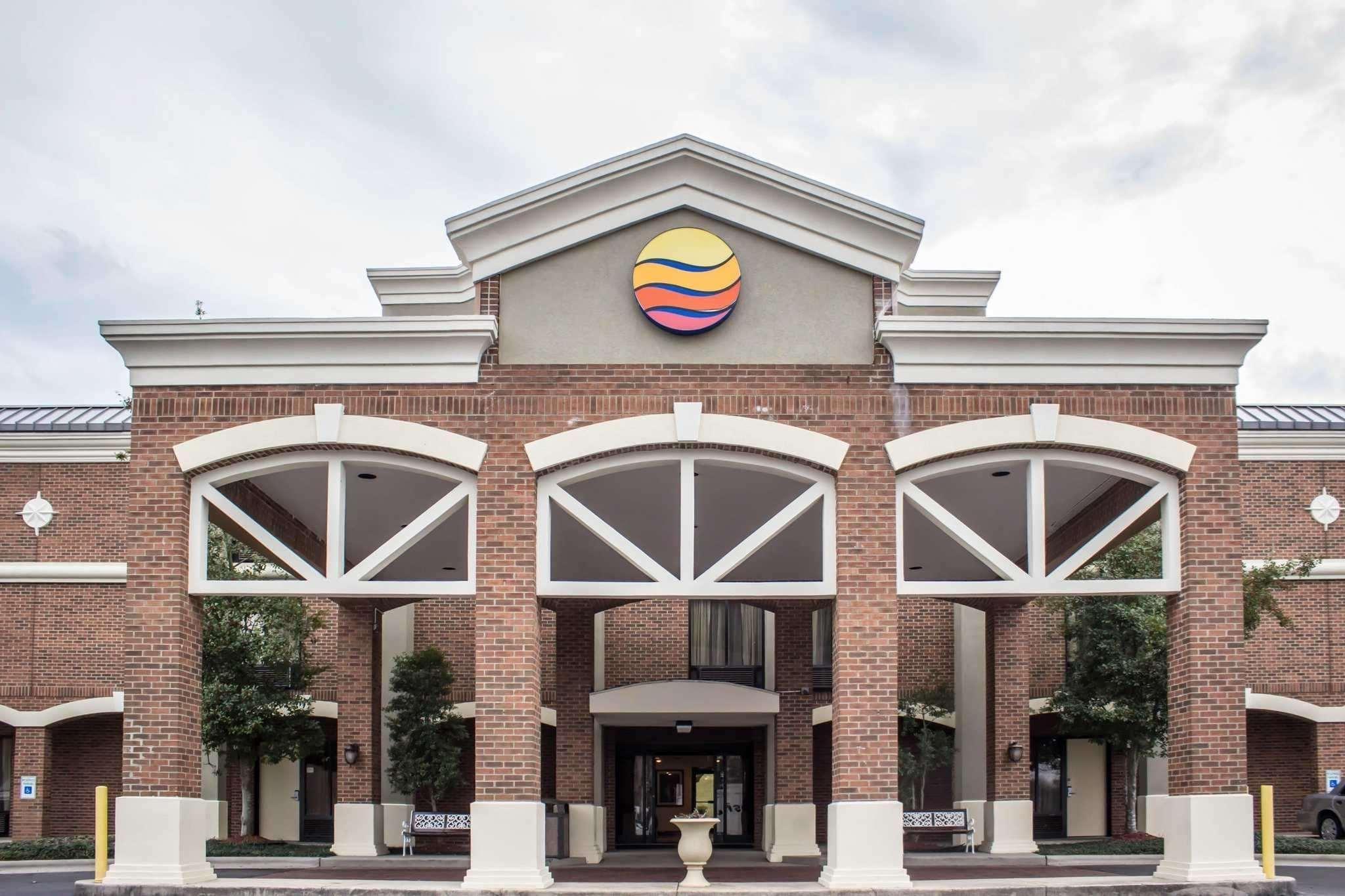 Clarion Pointe Research Triangle Park Durham Hotel Exterior photo