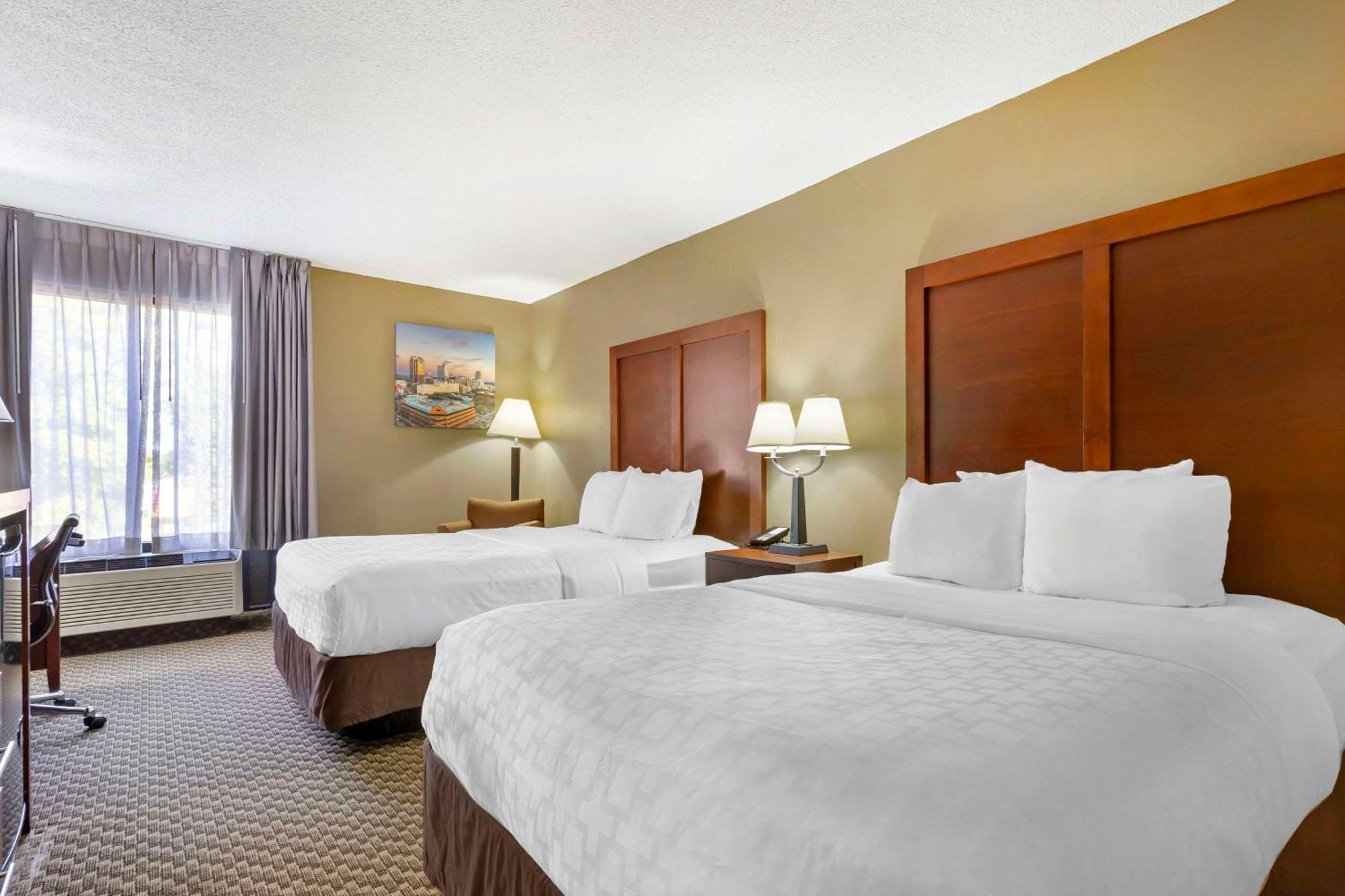 Clarion Pointe Research Triangle Park Durham Hotel Exterior photo